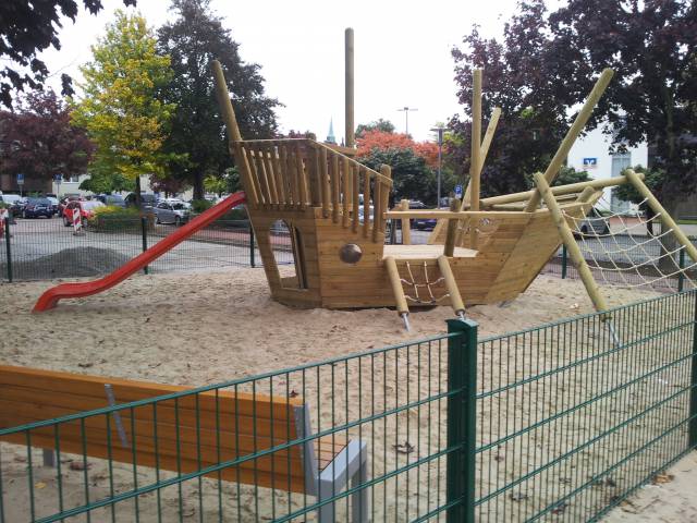 Spielplatz Piratenschiff am Innerstebad in Sarstedt