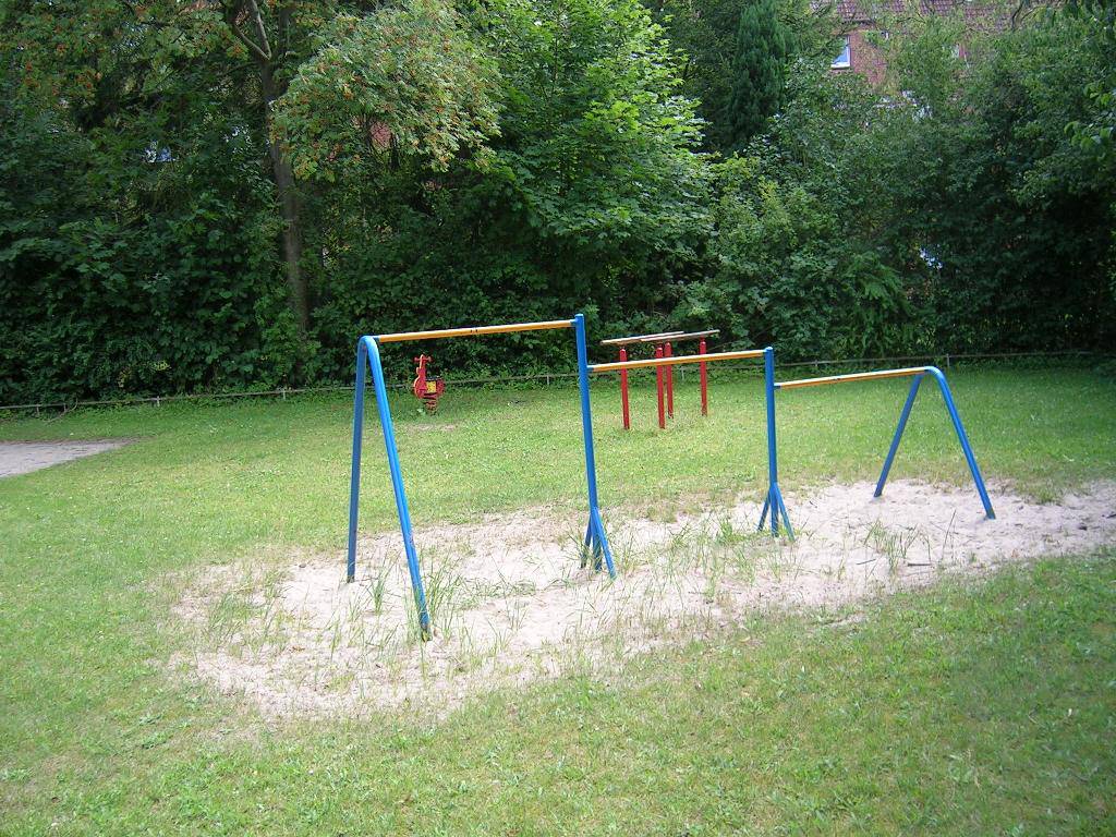 Foto /pics/24378-454-kinderspielplatz_goebenstrasse__15_.jpg